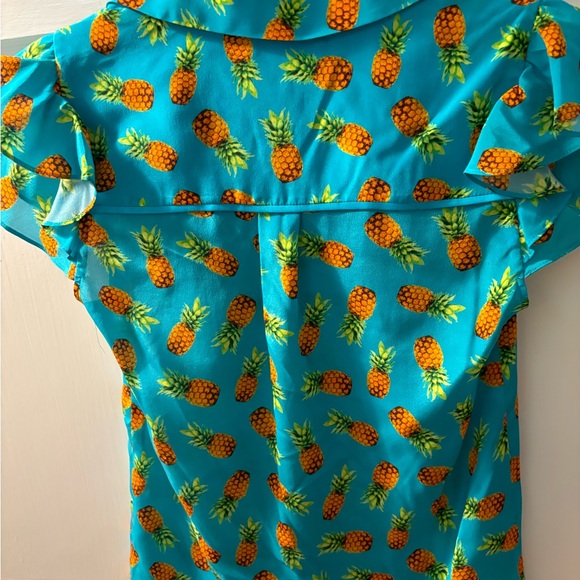 Alice and Olivia pineapple shirt. - Picture 3 of 3